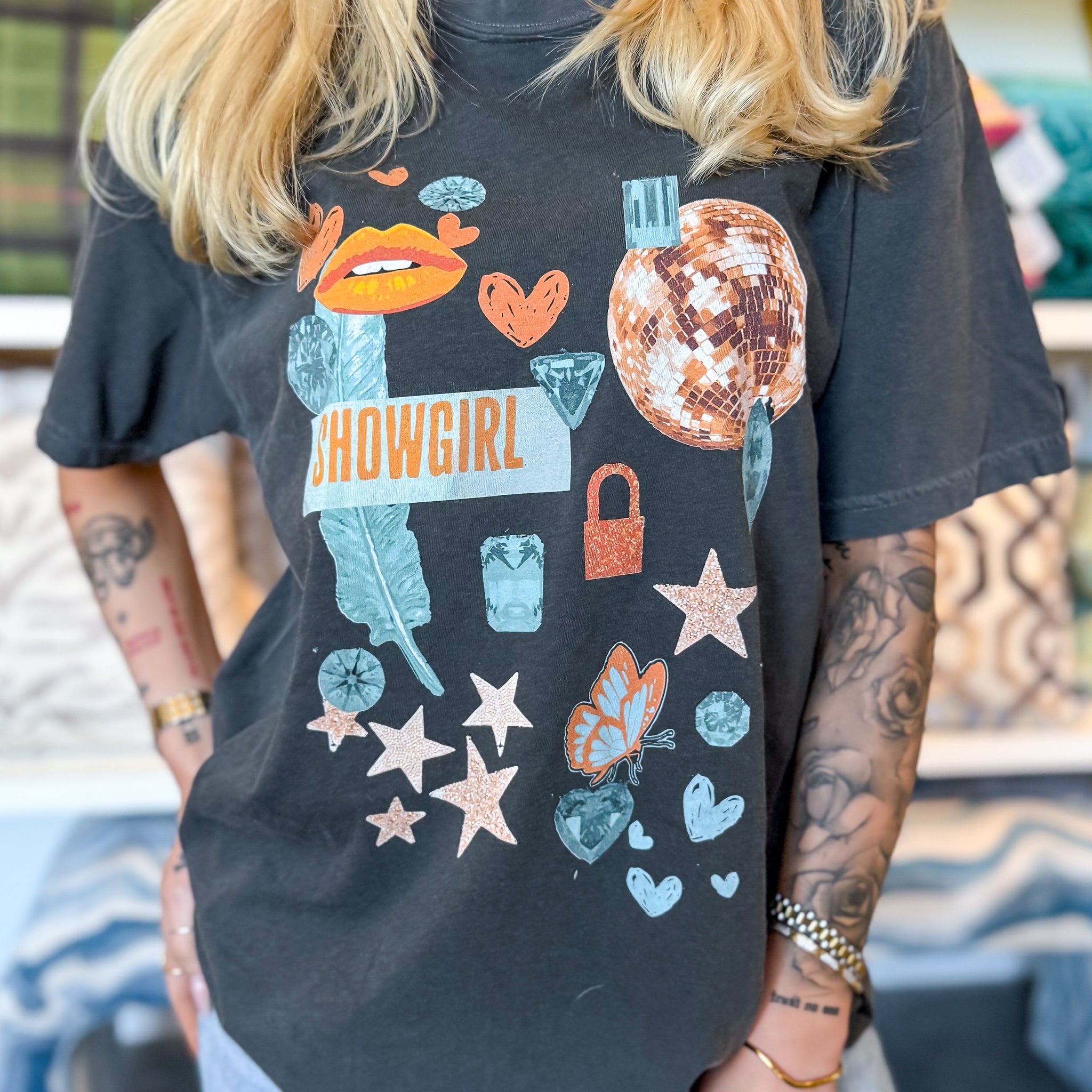 Showgirl Collage Tee in Pepper