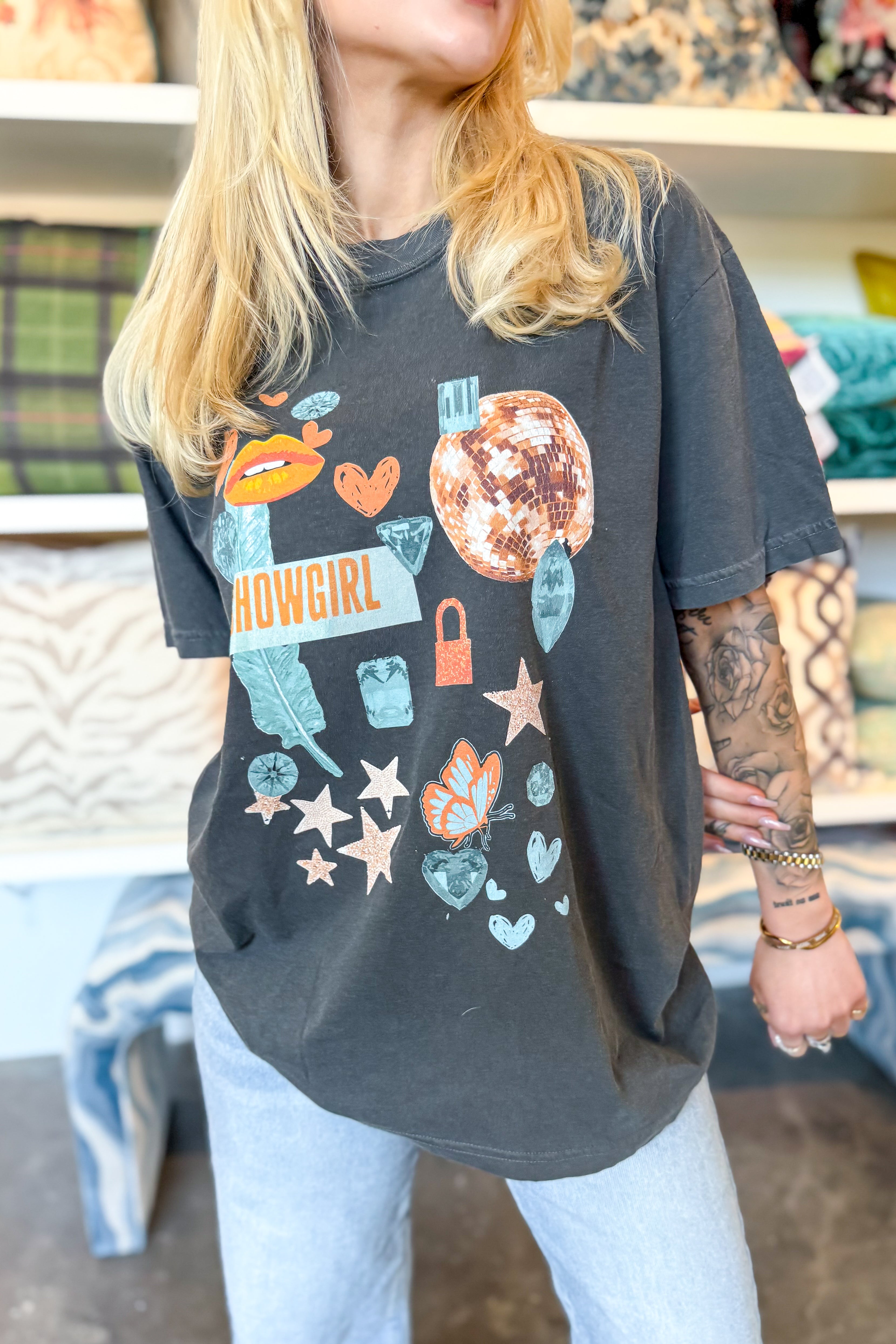 Showgirl Collage Tee in Pepper