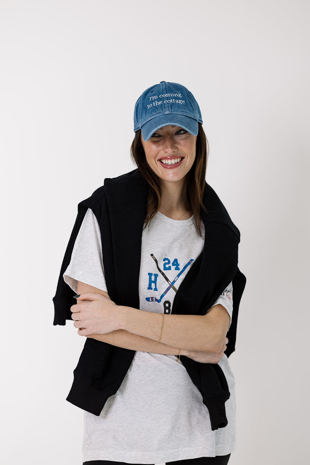 I'm coming to the cottage hat in denim