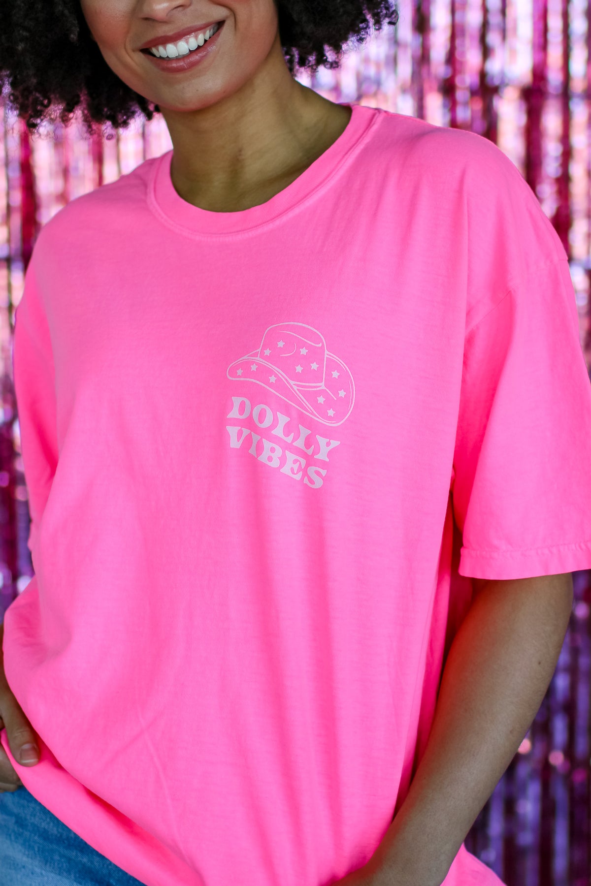 Dolly Vibes Tee