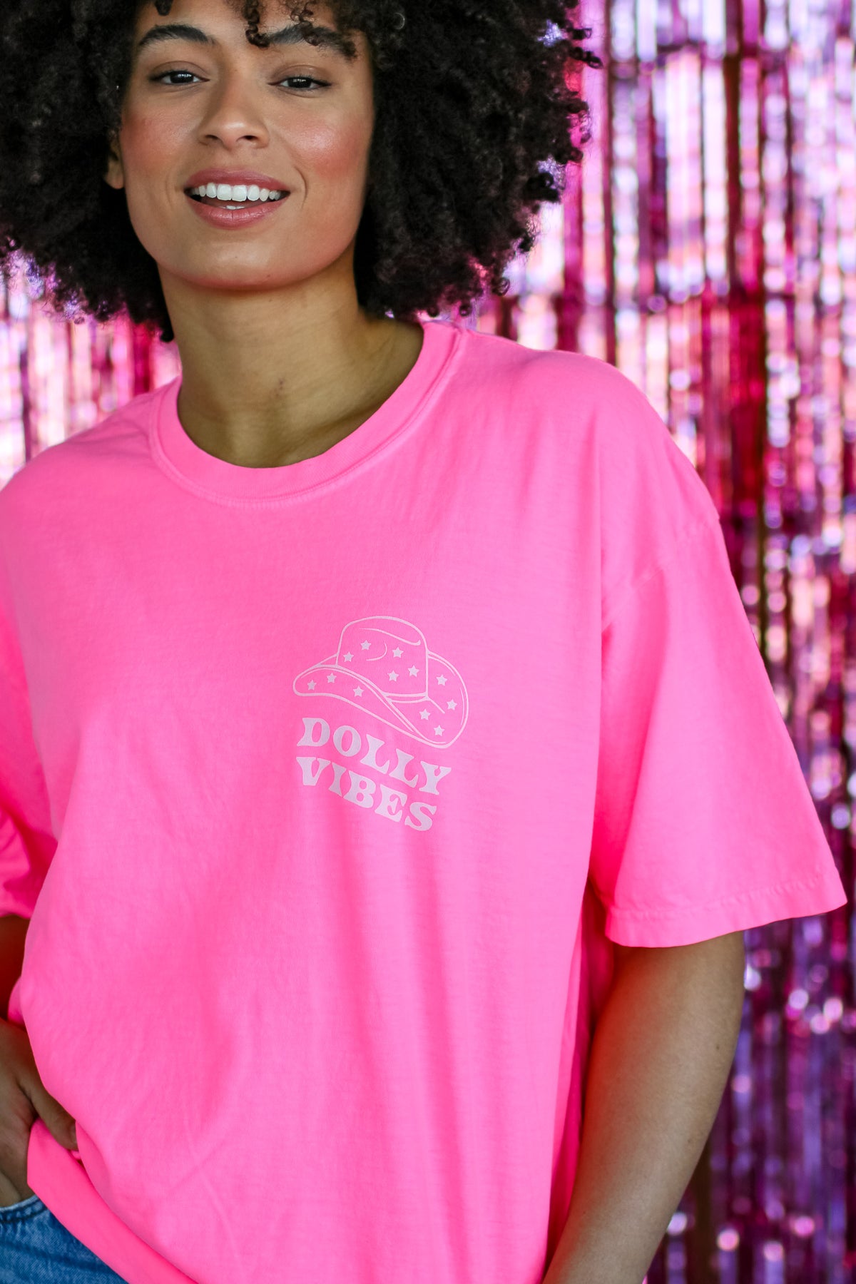 Dolly Vibes Tee