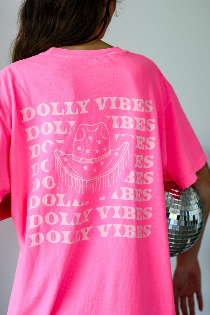 Dolly Vibes Tee - Girl Tribe Co.