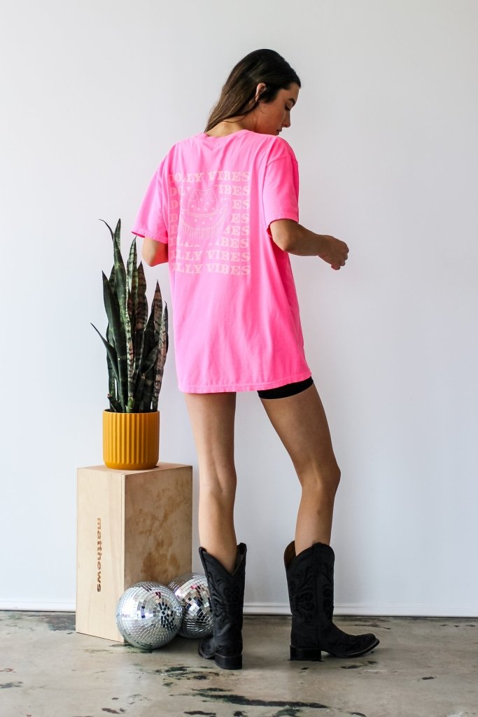 Dolly Vibes Tee - Girl Tribe Co.