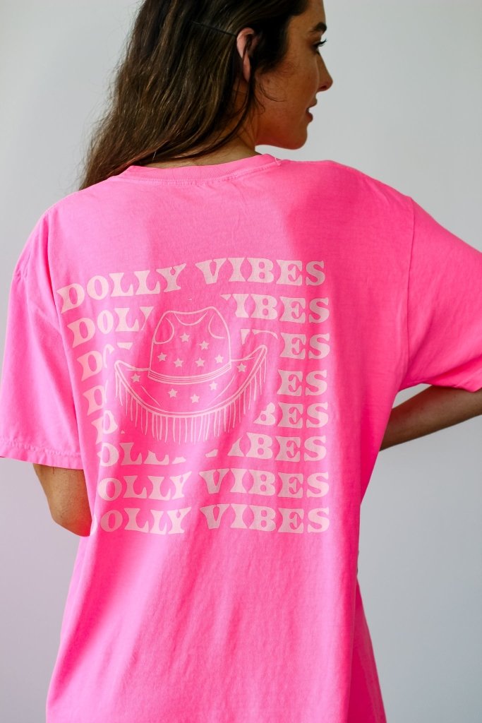 Dolly Vibes Tee - Girl Tribe Co.